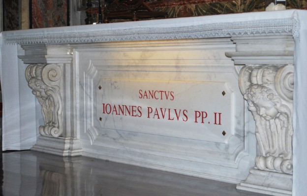 Watykan: Jutro Msza św. w 10. rocznicę kanonizacji Jana Pawła II