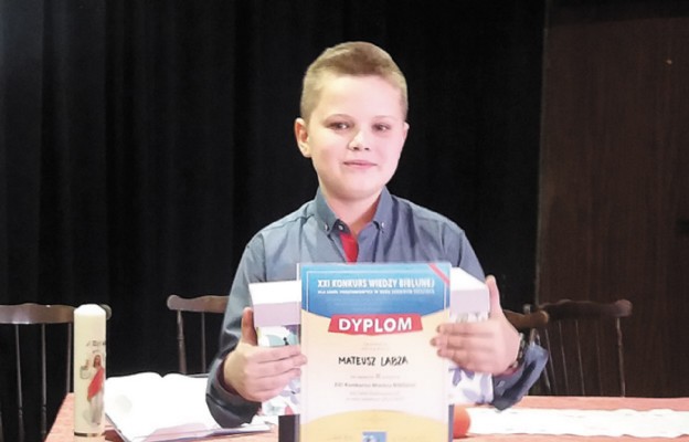 Mateusz Labza ze Szkoły Podstawowej
w Bąkowie zajął II miejsce w Konkursie
Wiedzy Biblijnej