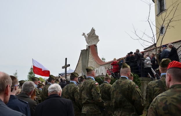 Odsłonięcie pomnika Niezłomnym - Ojczyzna w Morawicy