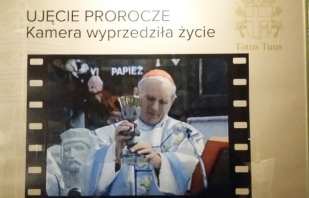 Kard. Karol Wojtyła podczas uroczystości zakończenia peregrynacji obrazu Matki Bożej w Poznaniu w ujęciu kamery ks. Jerzego Rasiaka