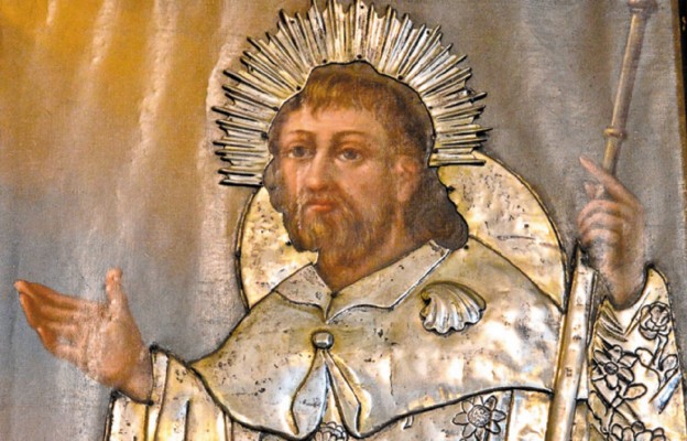 Obraz św. Jakuba znajduje się w ołtarzu w nawie bocznej, po lewej stron ie prezbiterium