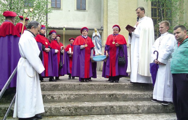 Nabożeństwo majowe z procesją