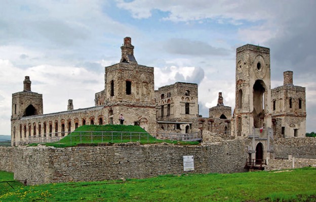 Ruiny zamku w Krzyżtoporze