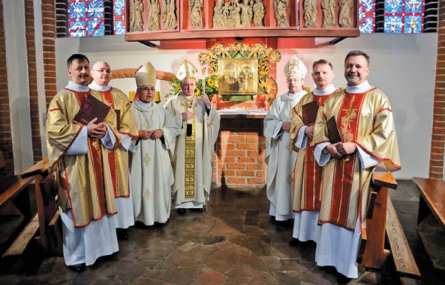 Diakoni stali z Księżmi Biskupami