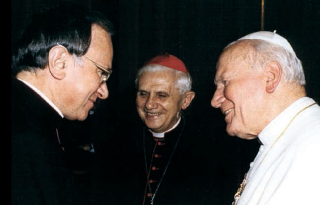 Abp Zygmunt Zimowski był współpracownikiem trzech papieży:
św. Jana Pawła II, Benedykta XVI i Franciszka