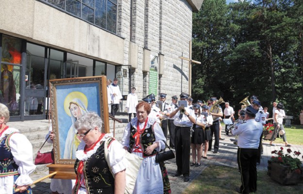 Podczas uroczystości odpustu parafialnego i 30-lecia poświęcenia kościoła w Rodakach