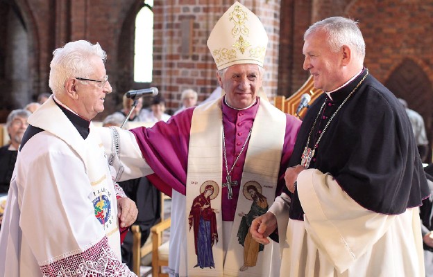 Braterskie pożegnanie ks. prał. Antoniego Chodakowskiego i powitanie ks. kan. Jana Zaleskiego