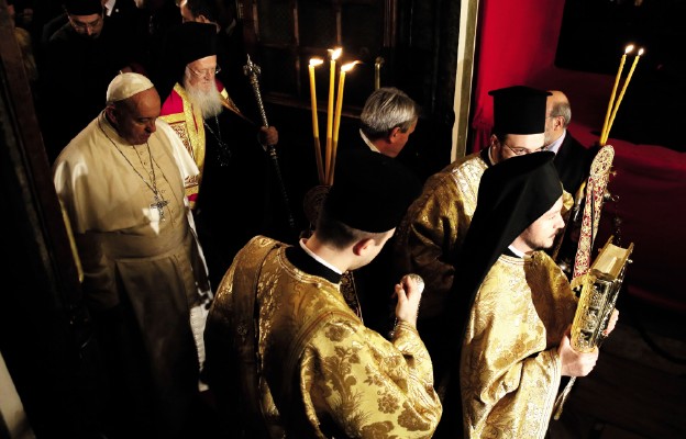 Papież Franciszek z patriarchą Bartłomiejem I podczas pielgrzymki do Turcji,
Stambuł, 29 listopada 2014 r.