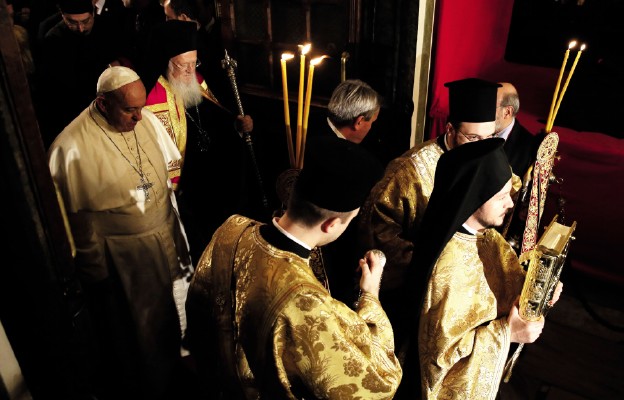 Papież Franciszek z patriarchą Bartłomiejem I podczas pielgrzymki do Turcji,
Stambuł, 29 listopada 2014 r.