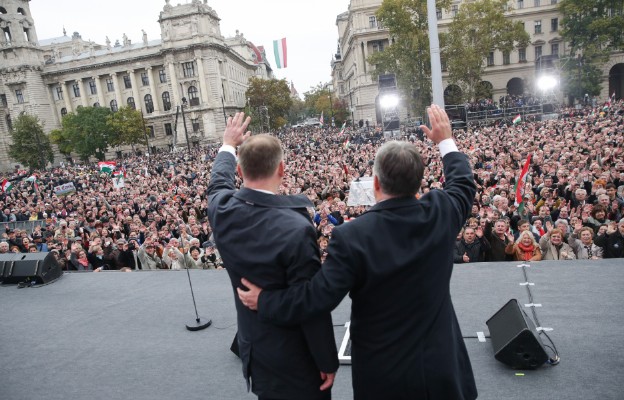 Prezydenci Polski i Węgier podczas obchodów 60. rocznicy węgierskiej rewolucji