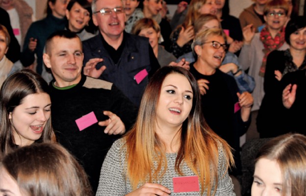 Uczestnicy kursu poznali także radosne śpiewy i zabawy religijne