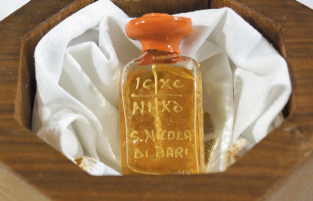 Ampułka zawierająca mannę św. Mikołaja znajduje się od niedawna w Legnicy