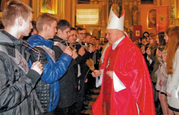 Rozkwitnąć przy krzyżu