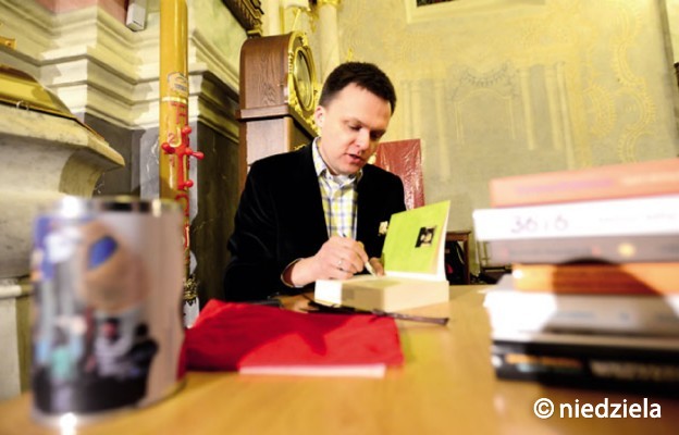 Szymon Hołownia
podpisywał swoje książki