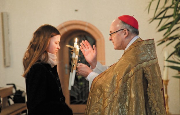 Bp Rudolf Voderholzer odpowiedział Julce po polsku i udzielił specjalnego błogosławieństwa