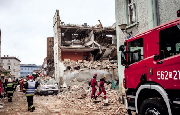 Katastrofa budowlana w Świebodzicach, która doprowadziła do śmierci 6 osób, wstrząsnęła całą Polską