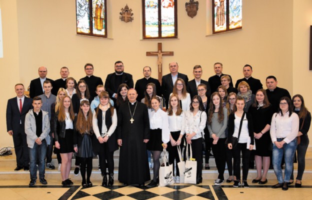 W diecezjalnym etapie 21. Ogólnopolskiego Konkursu Wiedzy Biblijnej
udział wzięło 30 uczniów ze szkół ponadgimnazjalnych