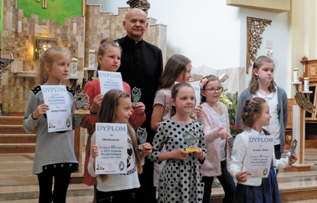 Ćwierć wieku wyśpiewują chwałę Panu Bogu