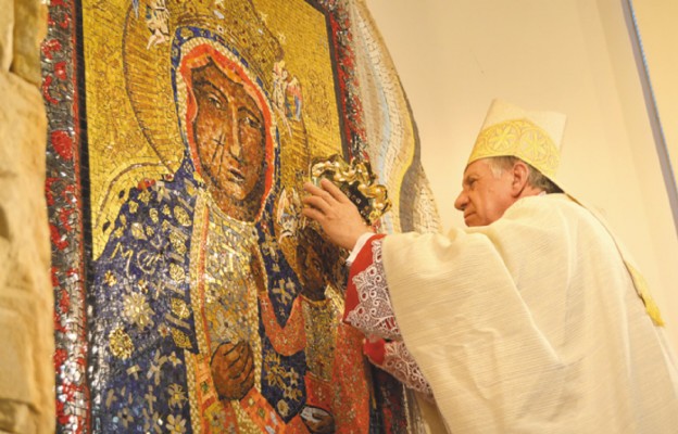 Koronacja kopii obrazu Matki Bożej Częstochowskiej w Krępsku