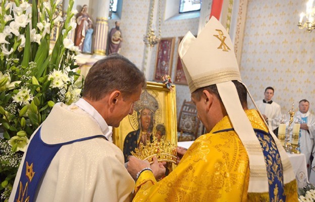 Matka i Królowa. Maryja ukoronowana w Rajczy