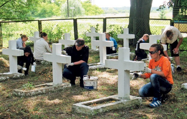 Cmentarz w Zasmykach
