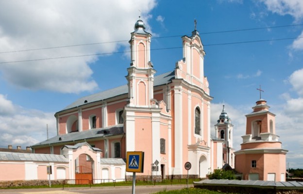 Boruny sanktuarium w środku puszczy