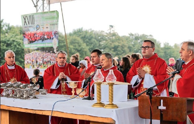 Uroczystościom przewodniczył bp Henryk Tomasik, Mszę św. koncelebrowali bp Krzysztof Nitkiewicz, bp Jan Piotrowski i bp Marian Florczyk