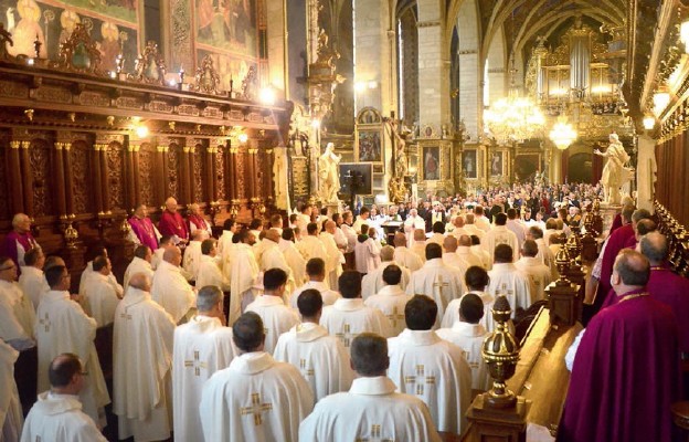 Zebrani w katedrze sandomierskiej odśpiewali uroczyste Te Deum