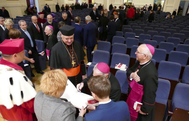 Gratulacje dla Doktora honoris causa Uniwersytetu Papieskiego im. Jana Pawła II w Krakowie