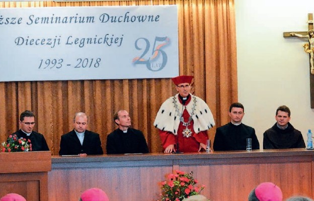 Uroczystość inauguracji nowego roku akademickiego w legnickim Wyższym Semianarium Duchownym