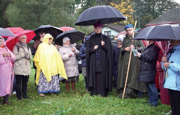 Modlitwa w Kudowie-Zdroju Czermnej pod przewodnictwem bp. Adama Bałabucha