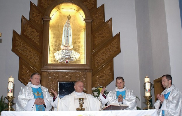 Eucharystii przewodniczył i homilię wygłosił ks. kanclerz Mariusz Karaś