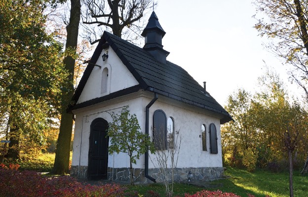 Kapliczka w Lusinie ma już 140 lat! 10 lat temu przywrócono ją lokalnej
społeczności