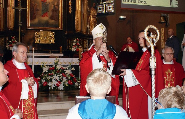 Służyć Bogu i ludziom