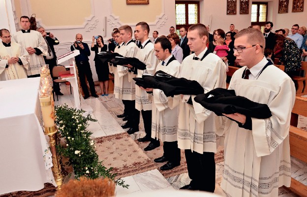 W tym roku sutannę przyjęło sześciu alumnów