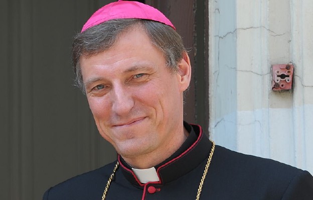 Abp Stankiewicz: błogosławiąc życie w grzechu, wyrządzamy zło