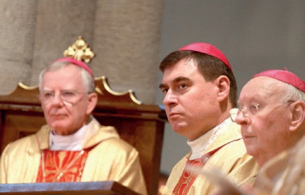 Od lewej: abp Marek Jędraszewski, bp Marek Marczak
i abp Władysław Ziółek