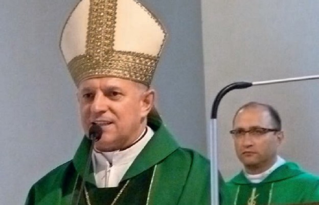 Abp Mieczysław Mokrzycki, metropolita lwowski, absolwent szkoły
w Oleszycach