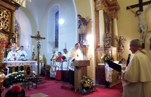 Ks. Piotr Repelowski został włączony do grona kanoników Kapituły Kolegiackiej Matki Bożej Strzegomskiej i Świętych Apostołów Piotra i Pawła