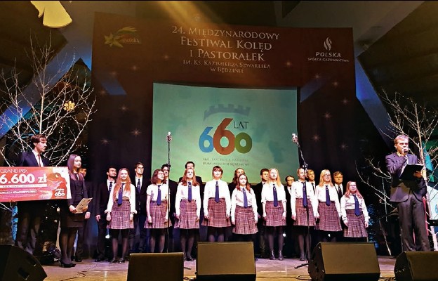 Grand Prix 24. Międzynarodowego Festiwalu Kolęd i Pastorałek im. ks. Kazimierza Szwarlika w Będzinie –
nagrodę w wysokości 6600 zł, ufundowaną przez Prezydenta Miasta Będzina Łukasza Komoniewskiego,
wywalczył Chór VIII Liceum Ogólnokształcącego i 58. Gi