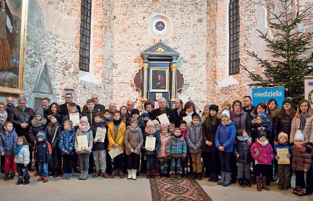 Tradycyjnie na zakończenie spotania jego laureaci, goście, sponsorzy i organizatorzy pozują do wspólnej, pamiątkowej fotografii