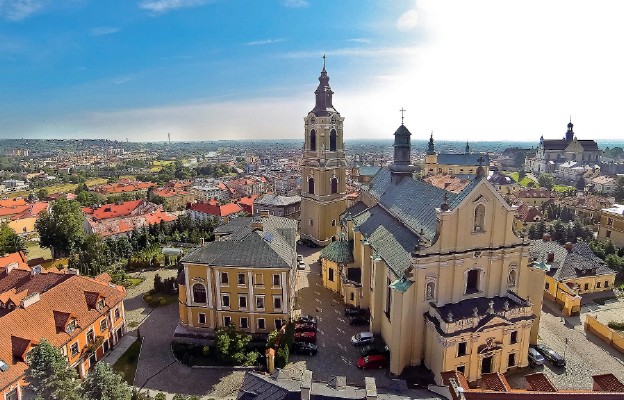 Matka kościołów nam pięknieje