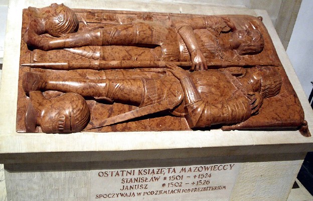 Sarkofag ostatnich książąt mazowieckich w archikatedrze św. Jana Chrzciciela. Ich szczątki zostały pochowane w podziemiach pod prezbiterium