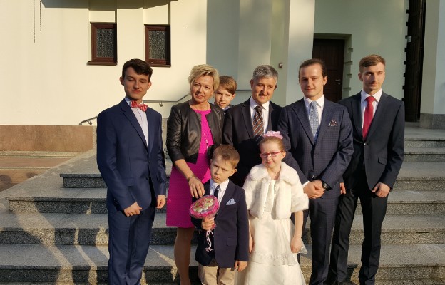 W świątecznym wydaniu: Justyna i Darek Kempińscy z synami i córeczką