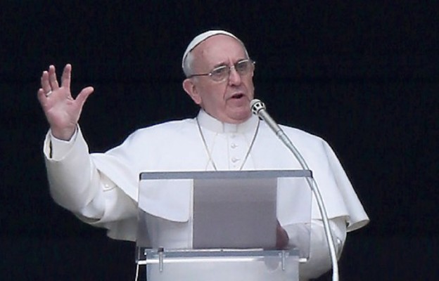 Papież Franciszek podczas cotygodniowej modlitwy „Anioł Pański”