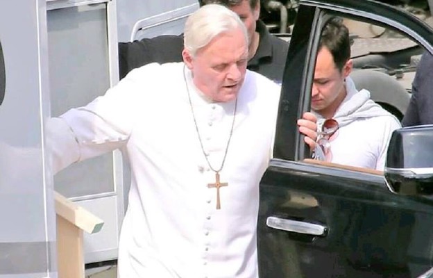 Anthony Hopins jako Benedykt XVI