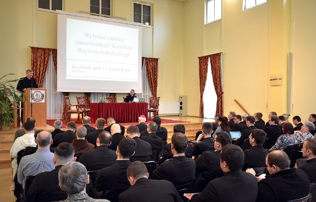 Ogólnopolska Konferencja Naukowa pt. „Sakramentalne i pozasakramentalne działanie Ducha Świętego” odbyła się w Świdnicy