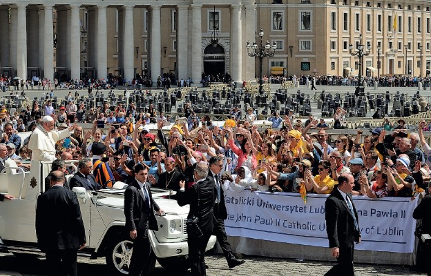 Spotkanie z papieżem Franciszkiem podczas audiencji generalnej