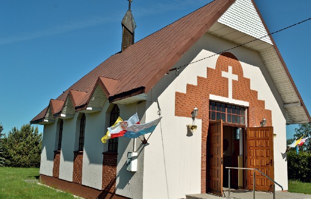 Nowa kaplica pw. Ducha Świętego Pocieszyciela w Hryniewiczach Małych