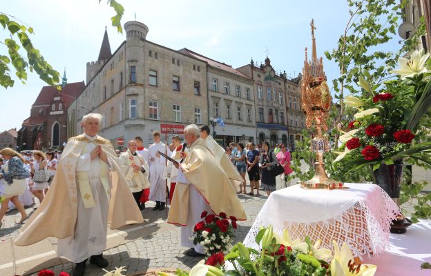 Mszy św. oraz procesji eucharystycznej przewodniczył kard. Gerhard Ludwig Müller